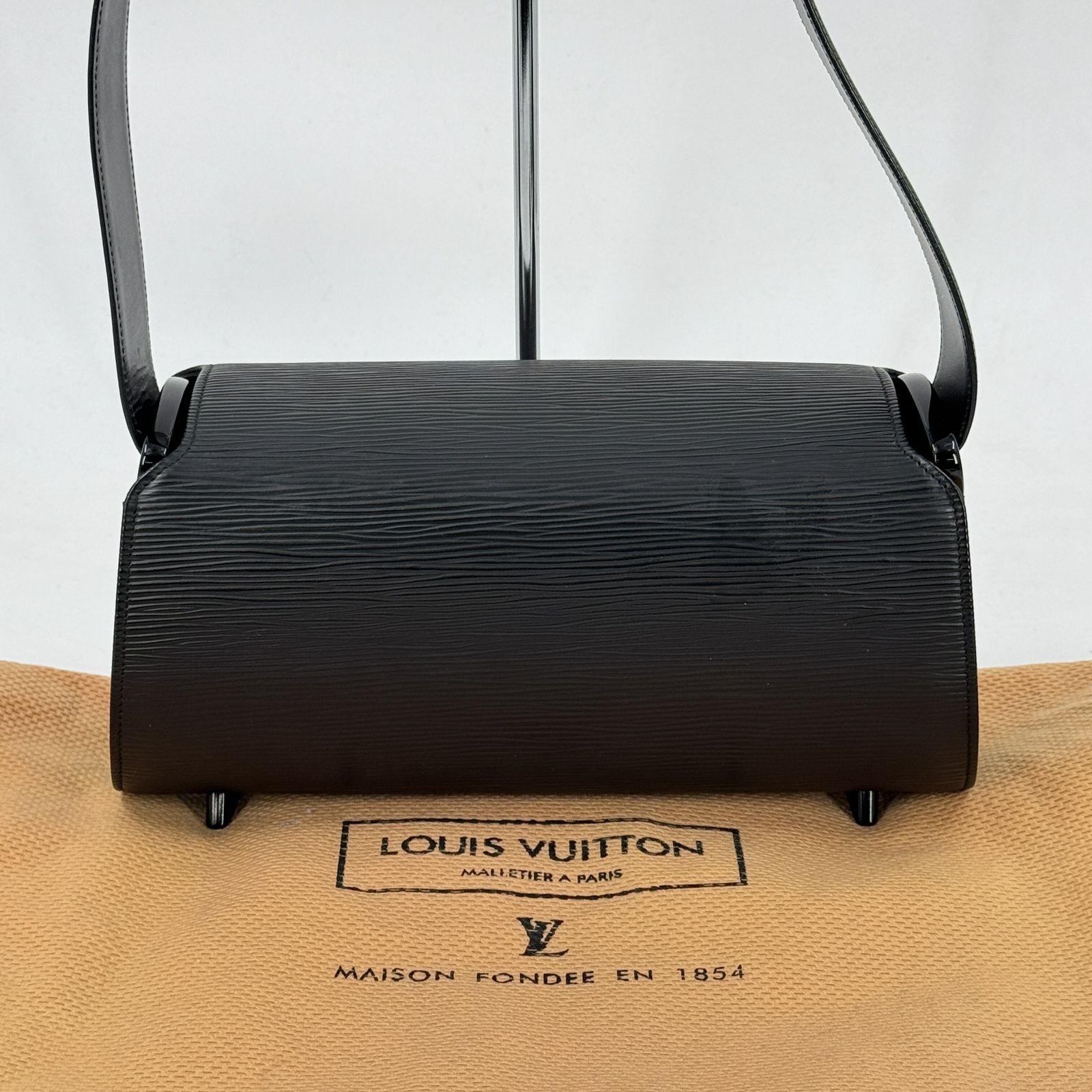 LOUIS VUITTON エピ ノクターン PM ブラック ショルダーバッグ M52182