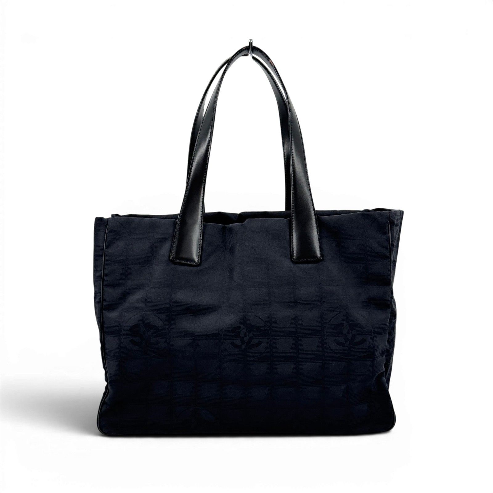 t*o様 CHANEL ニュートラベルラインGM トートバッグ 黒 CHANEL ニュー トラベル ライン ナイロン ジャカード トート - メルカリ