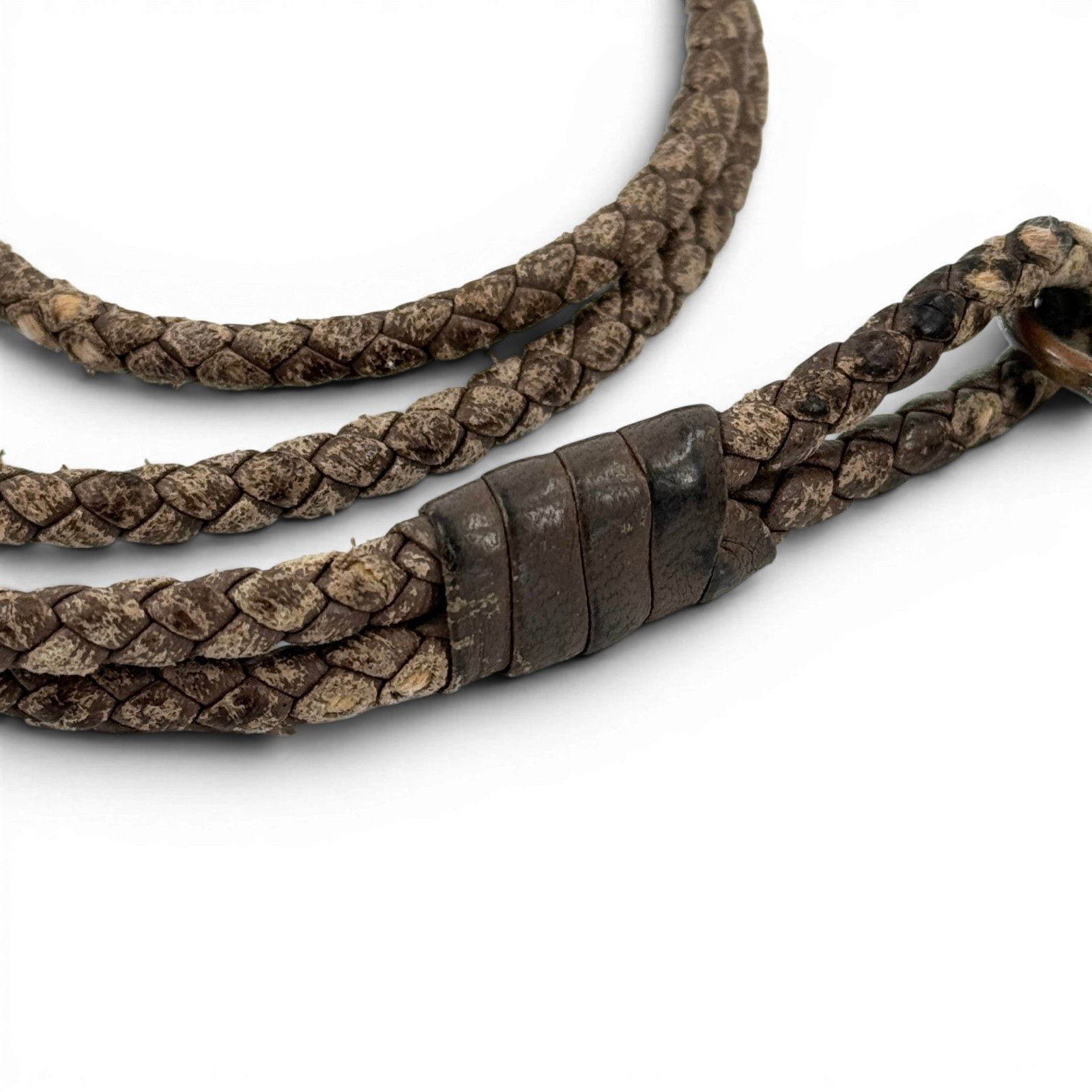 BOTTEGA VENETA イントレチャート レザー ネックストラップ - メルカリ