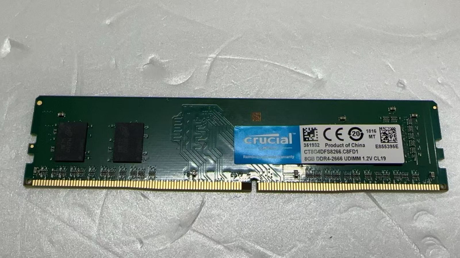 Crucial CT8G4DFS8266.C8FD1 8GB DDR4-2666 ++924170
