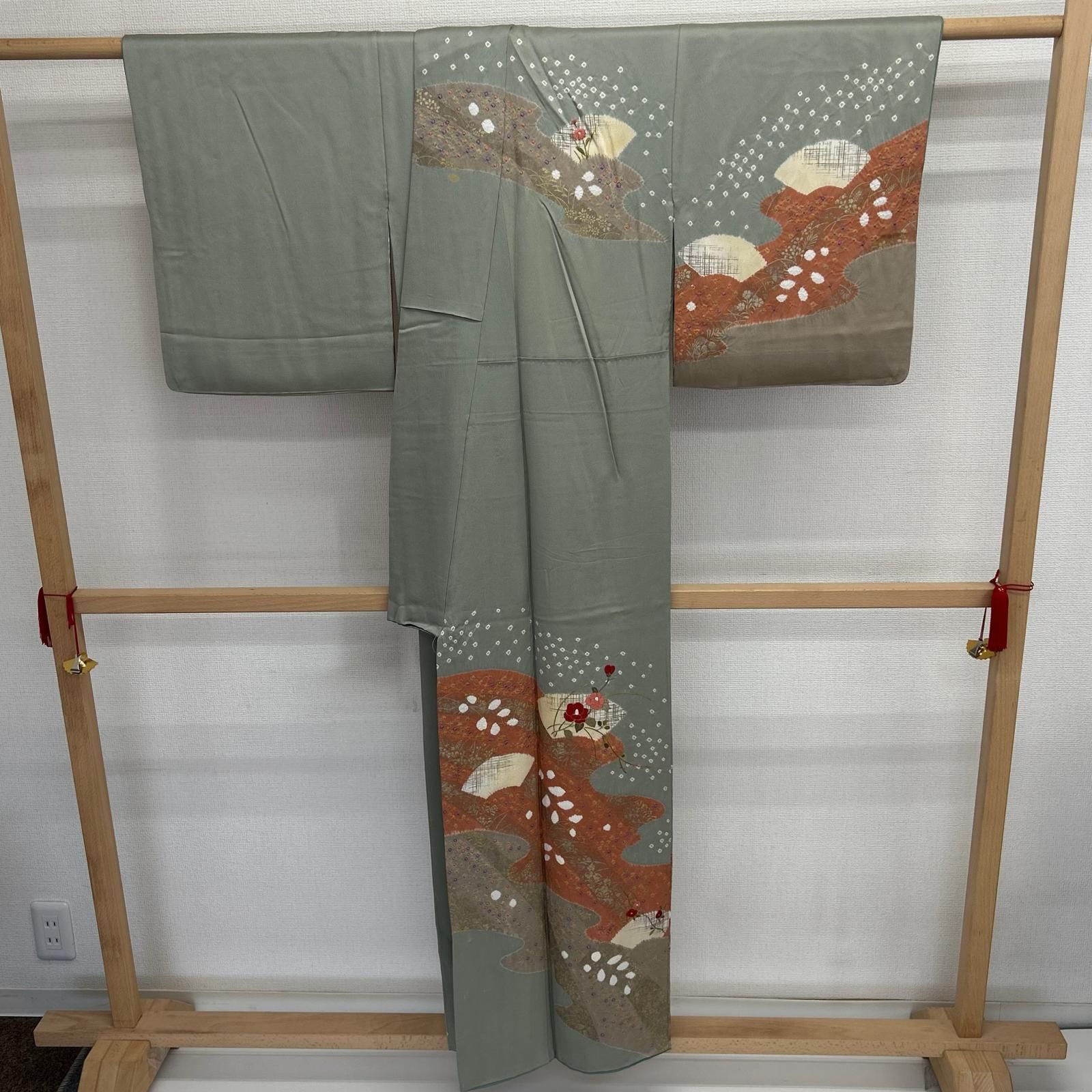 付下げ 正絹 上品な加工 花柄 刺繍 紋無し 袷 着物 MK-8285 - メルカリ