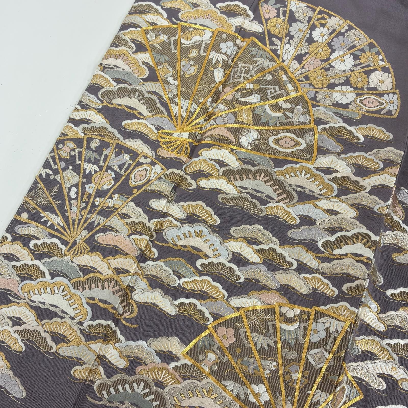 圧巻の総刺繍 金駒刺繍 色留袖 正絹 五つ紋 しつけ糸 比翼 袷 着物 MK