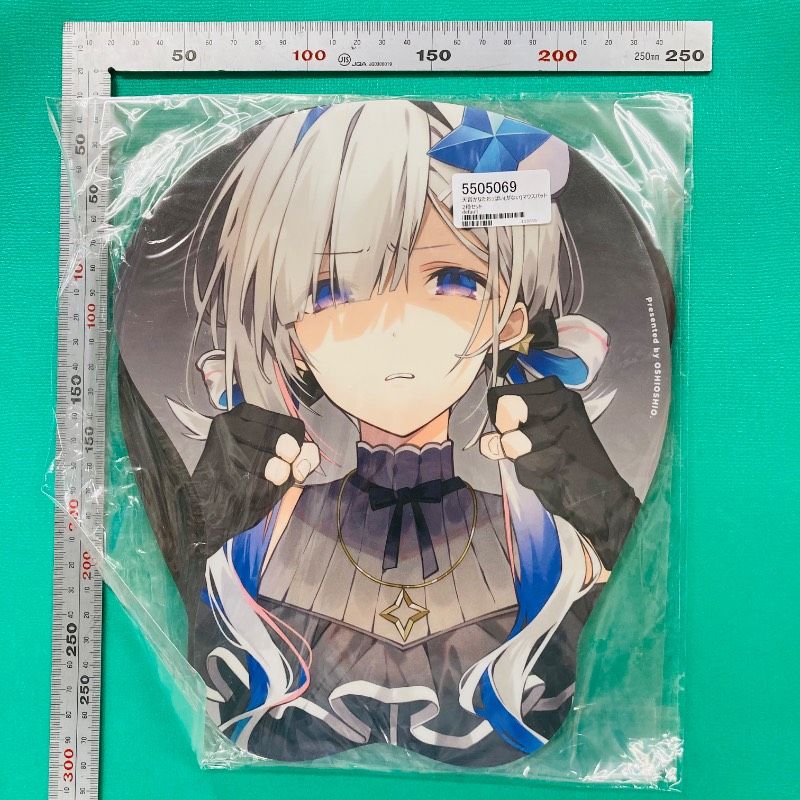 新品未開封品】ホロライブ 天音かなた おっぱい(がない)マウスパッド 2