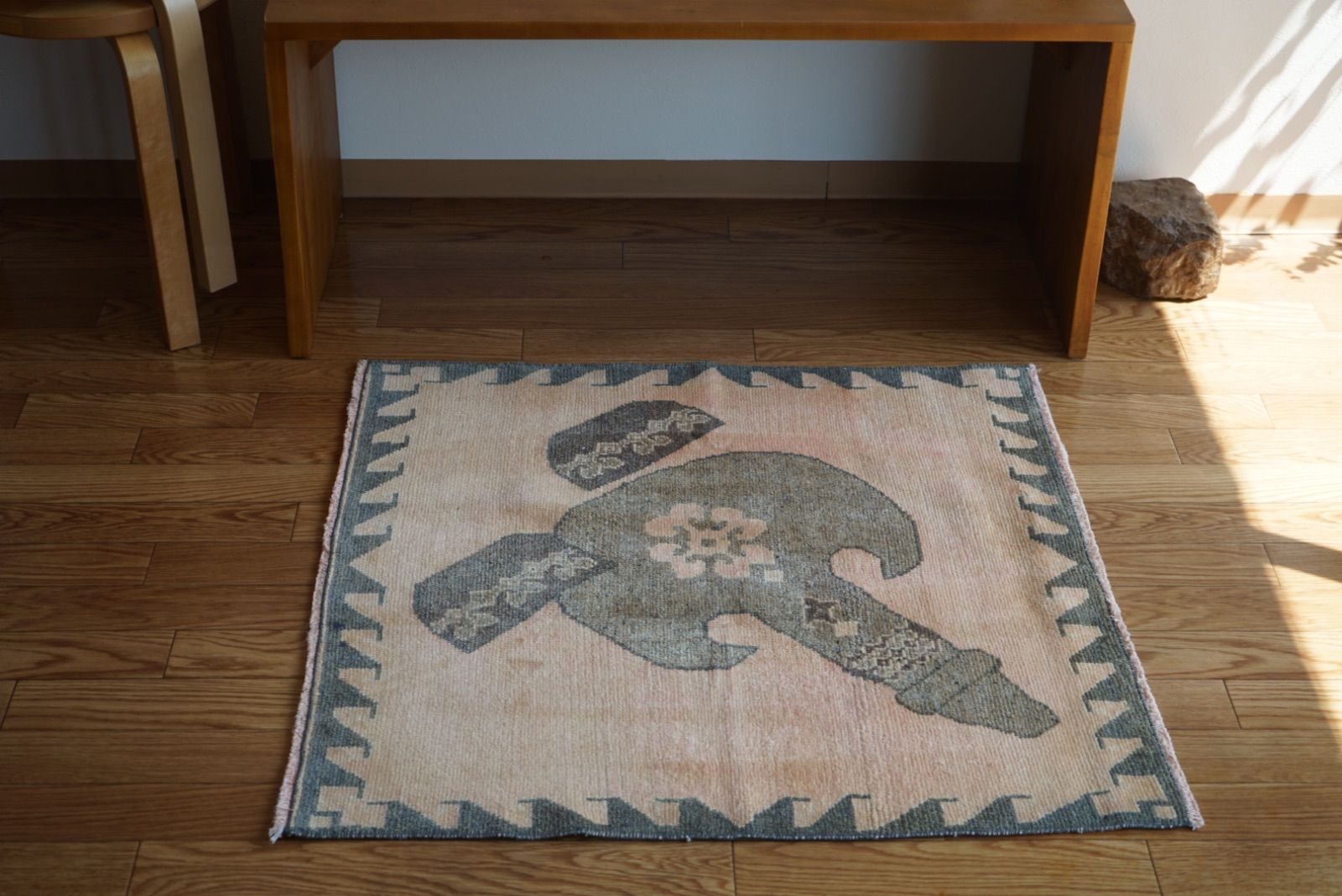 ヴィンテージラグ トルコ ウシャク ピンク 1970年代 84 × 81 cm No