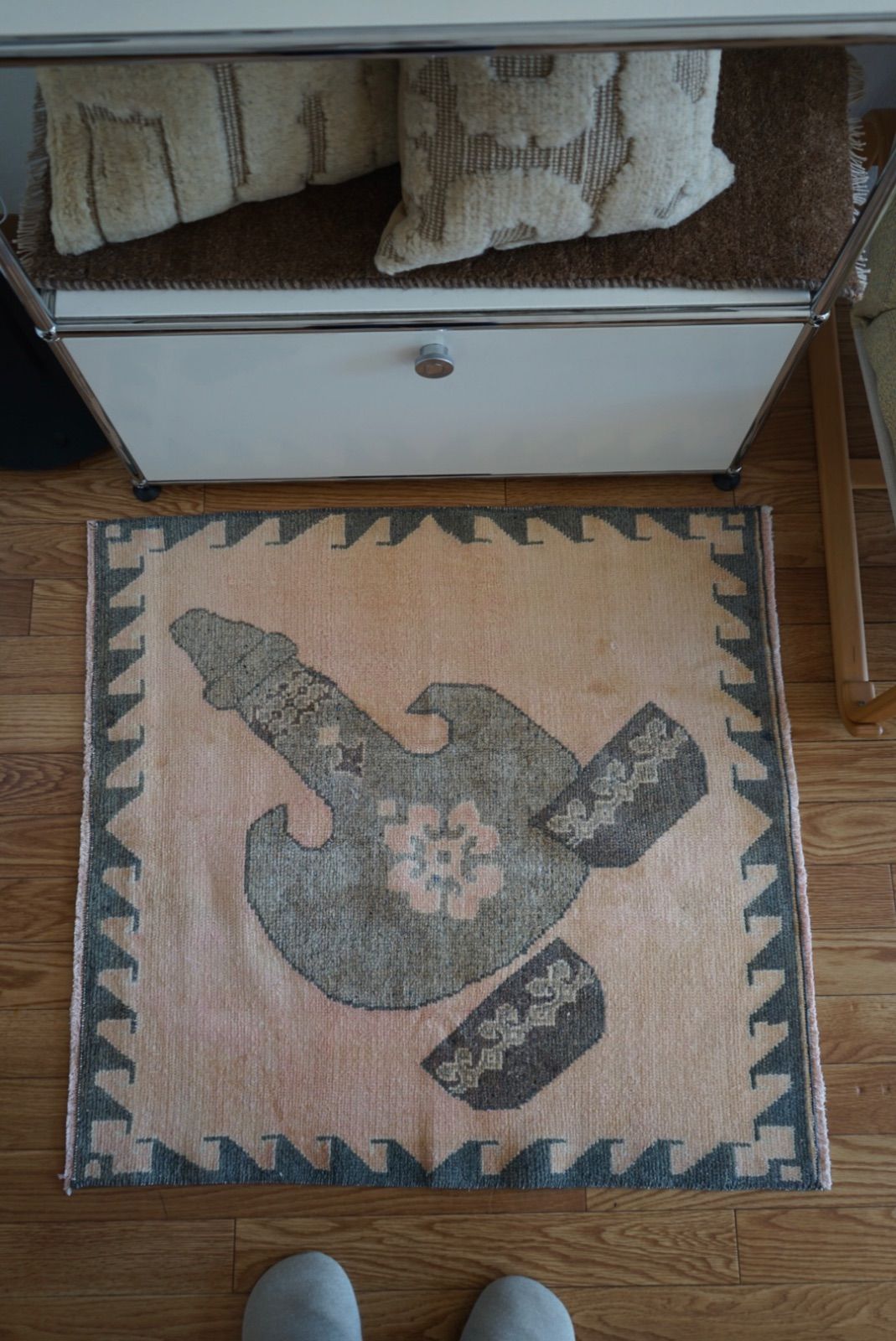 1970s トルコヴィンテージラグ　86×48㎝ ヴィンテージラグ | トルコ・イスパルタ | 赤 | 玄関 | 85 × 53 – tiflo