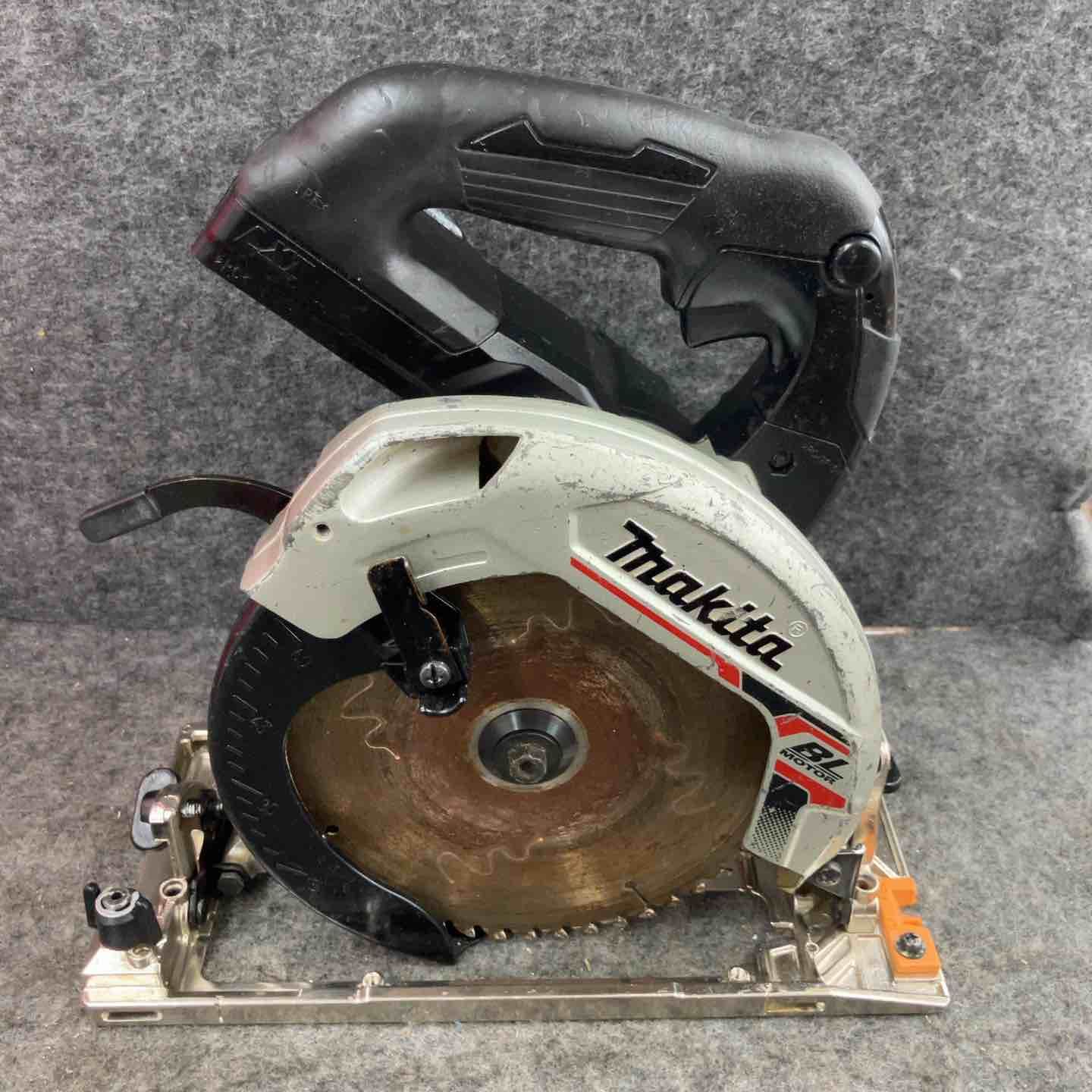 ★マキタ(makita) コードレス丸のこ HS631DZB【鴻巣店】