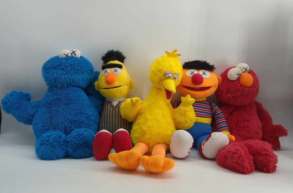 UNIQLO KAWS × SESAME STREET コンプリートボックス Kaws x UNIQLO Sesame Street Plush Doll Complete Box LIMITED 5 set