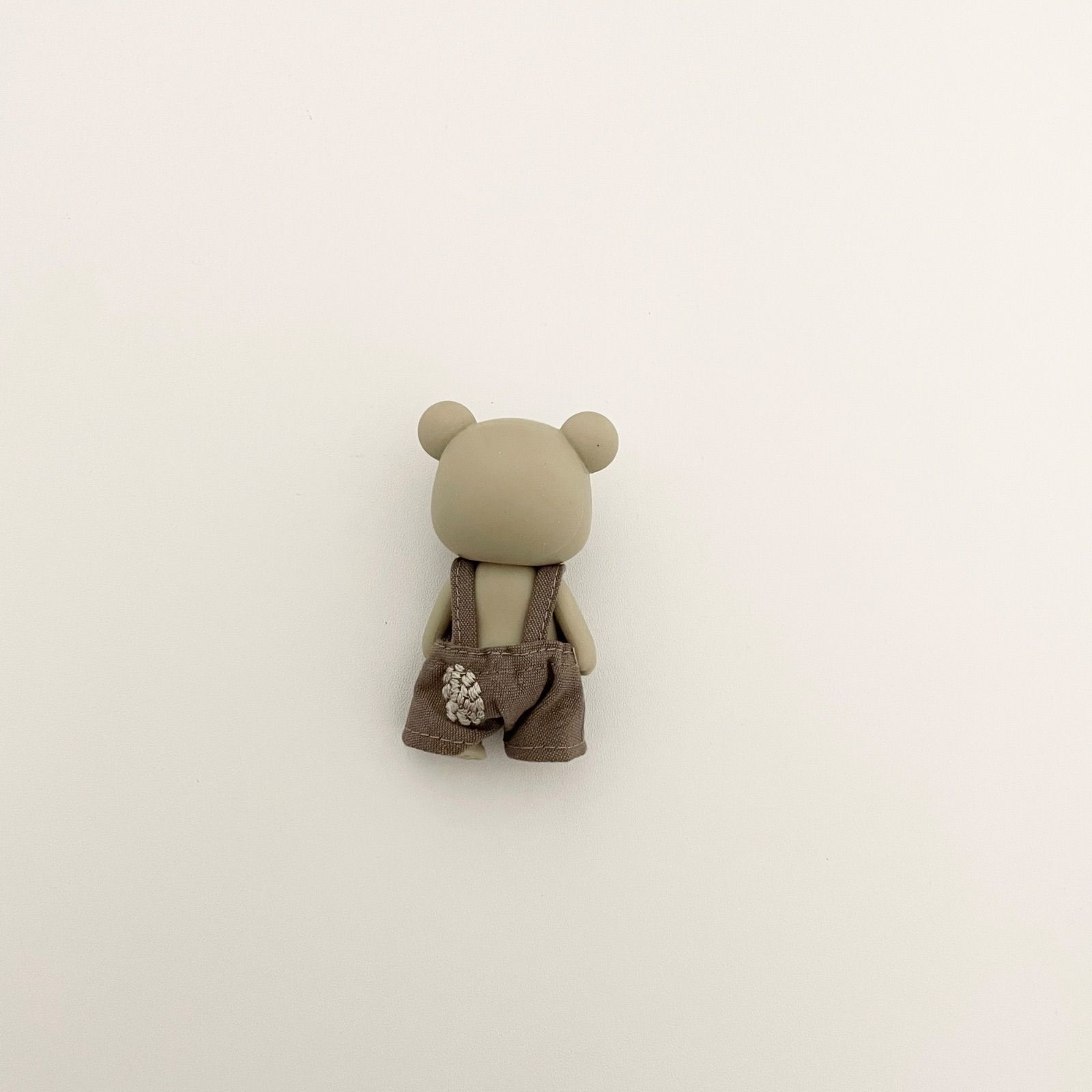 カプセルドールクマサイズ クマ刺繍のサロペット1点 - メルカリ