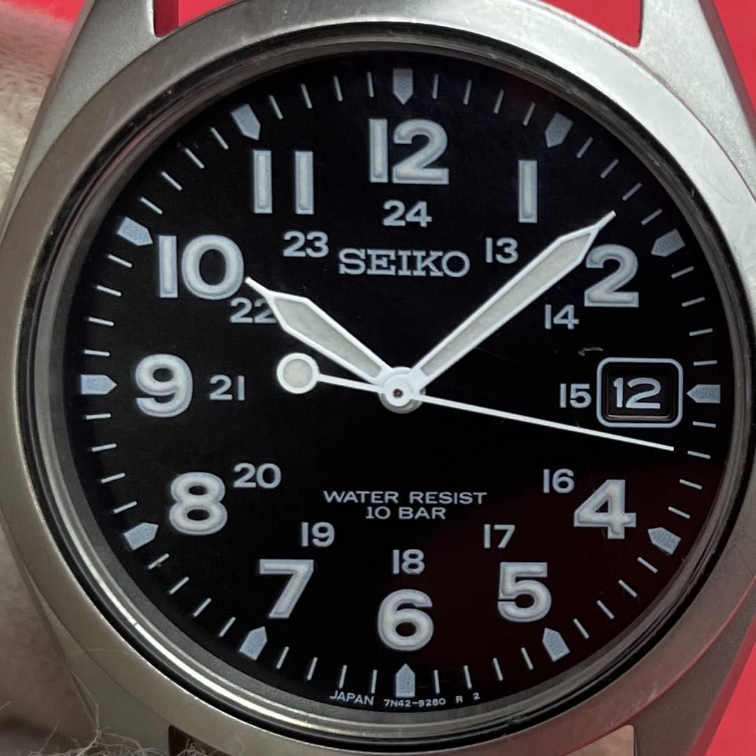 SEIKO ミリタリー メンズ腕時計 ブラック文字盤 7N42-8260 稼働品 SEIKO 7N42-8260 黒文字盤 ミリタリーウォッチフェイス ブラック