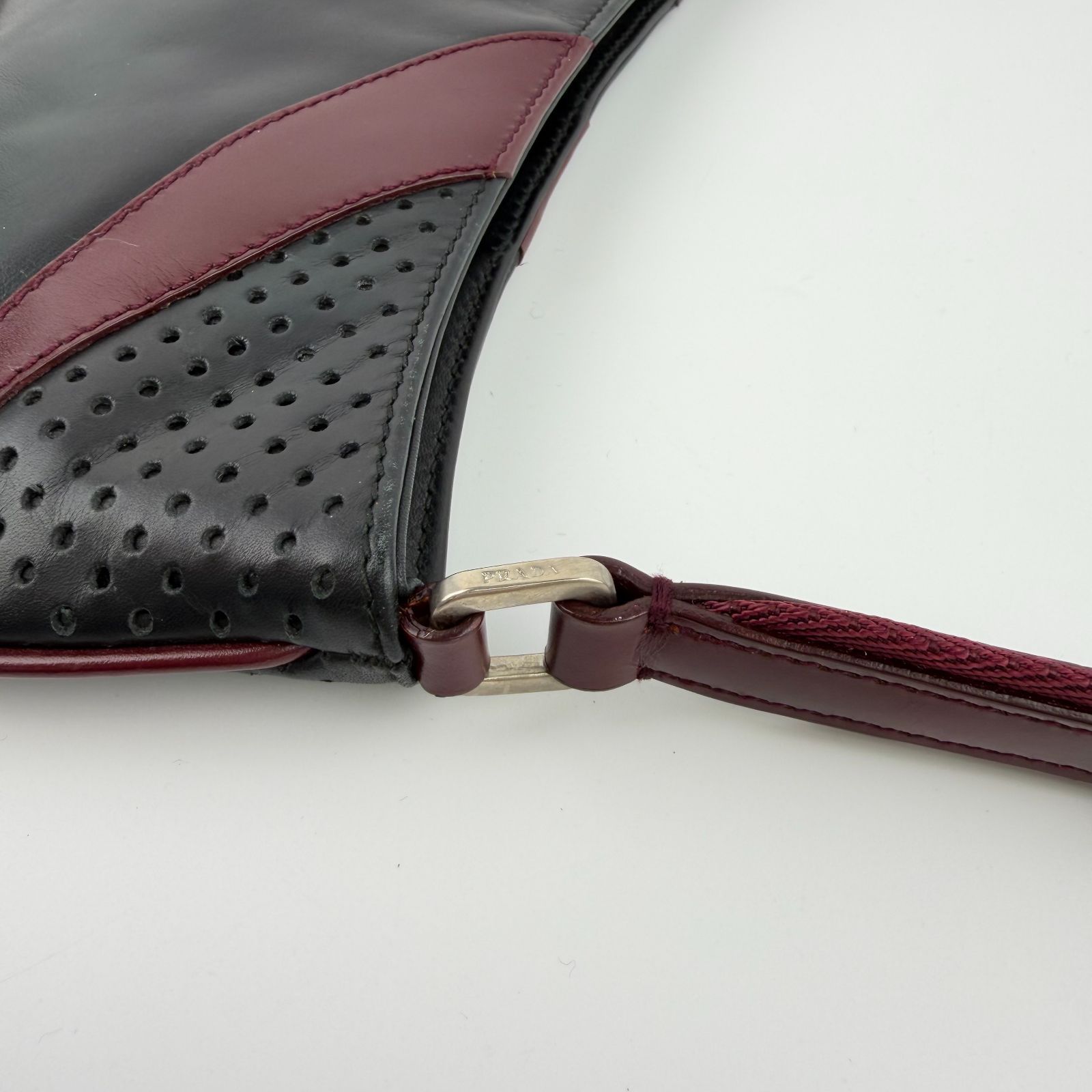 中古】PRADA プラダ ショルダーバッグ 肩掛け ブラック レッド レザー 