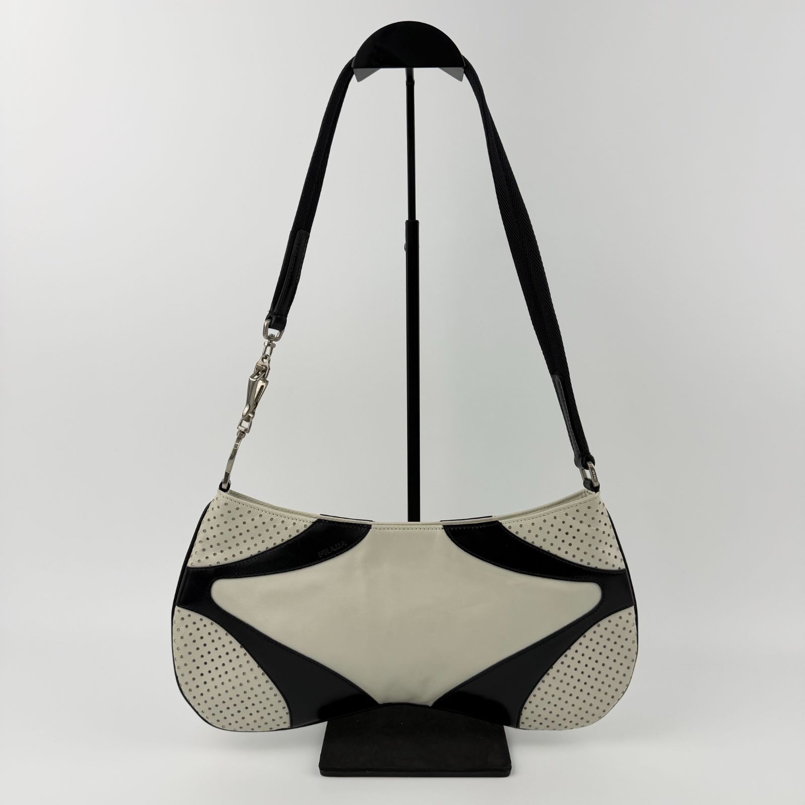中古】PRADA プラダ ショルダーバッグ 肩掛け ブラック ホワイト 