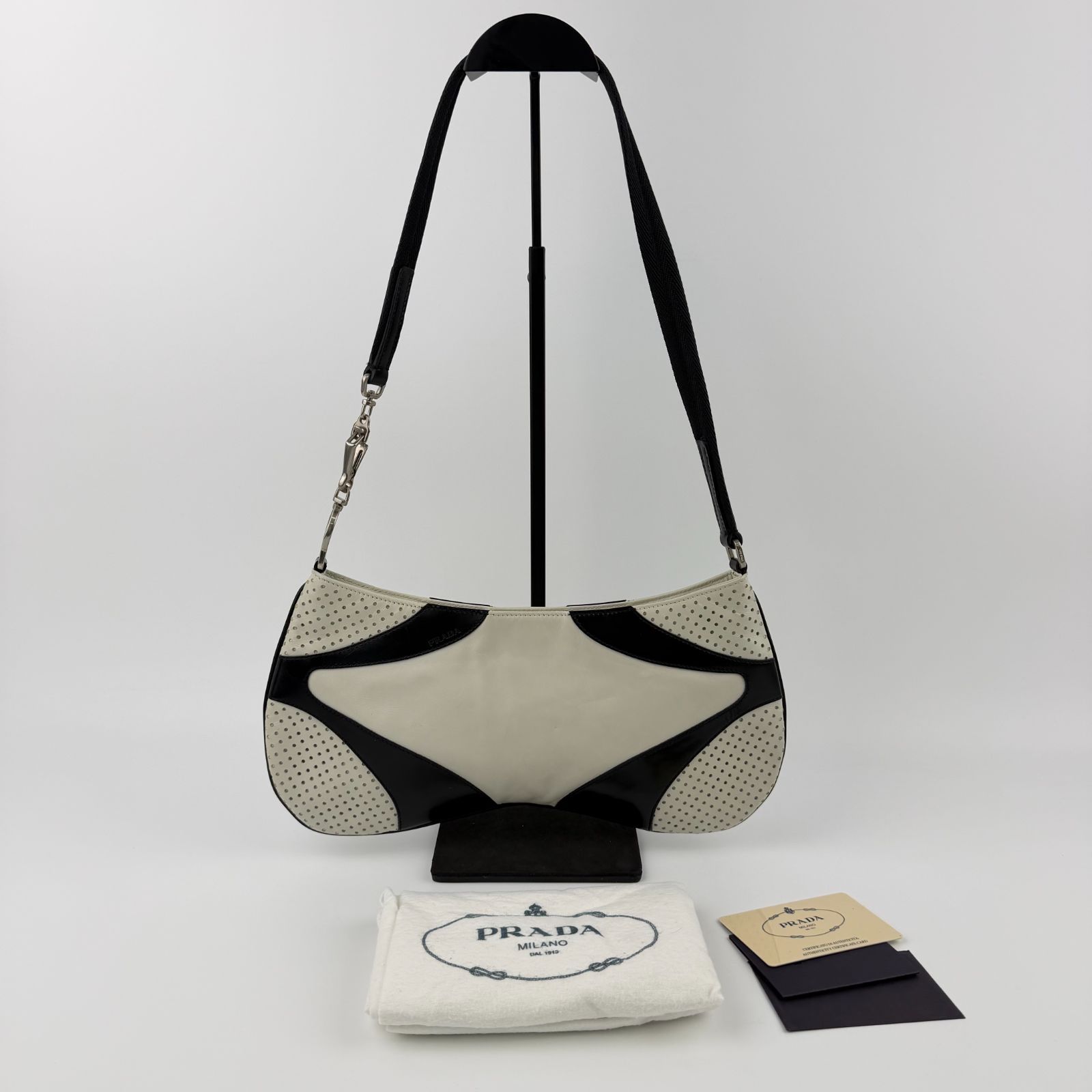 中古】PRADA プラダ ショルダーバッグ 肩掛け ブラック ホワイト 