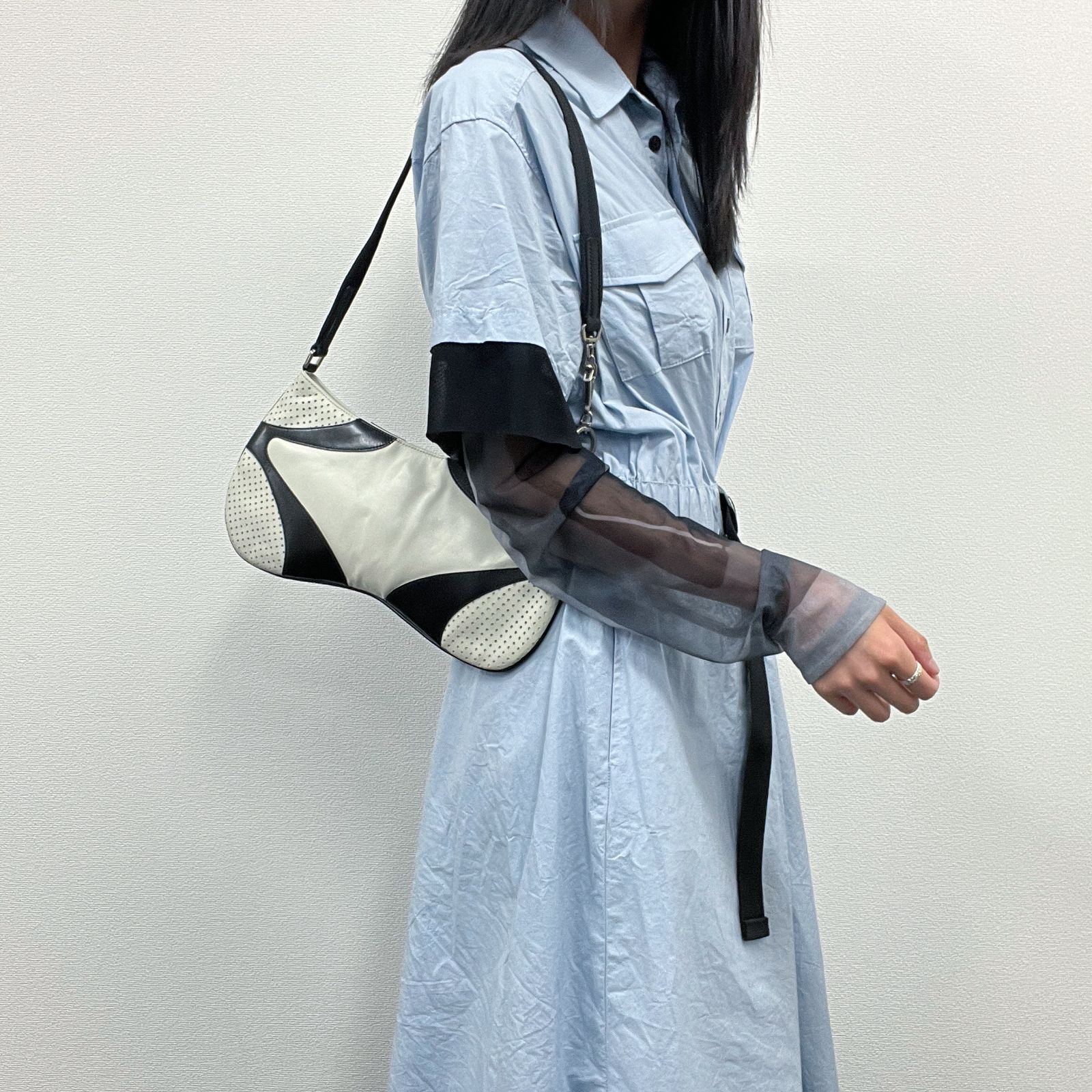 中古】PRADA プラダ ショルダーバッグ 肩掛け ブラック ホワイト 