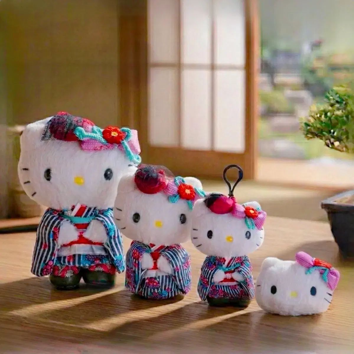 (予約) Sanrio ハローキティ 海外モデル 着物 マスコット ぬいぐるみ キーホルダー 12,116円