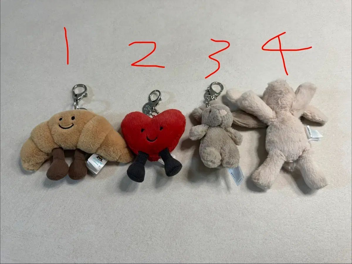 JELLYCAT(ジェリーキャット) キーホルダー いくつか 出品 (直接 購入 正規品)