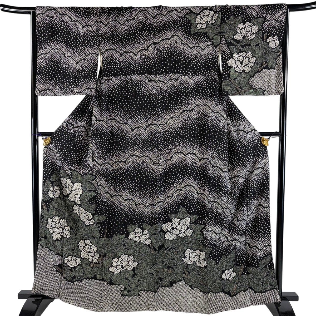 訪問着 身丈163cm 裄丈66cm M 袷 牡丹 雲文 金彩 絞り 黒 正絹 秀品 【中古】