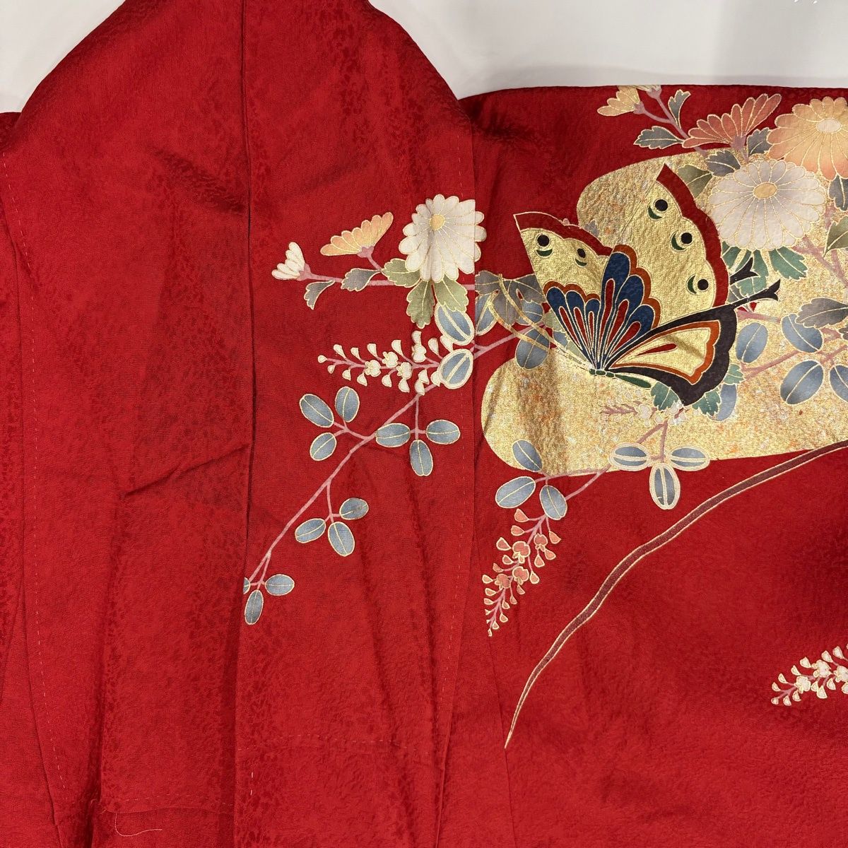 振袖 身丈157cm 裄丈65cm M 袷 蝶 菊 金糸 金銀彩 赤 正絹 秀品 【中古