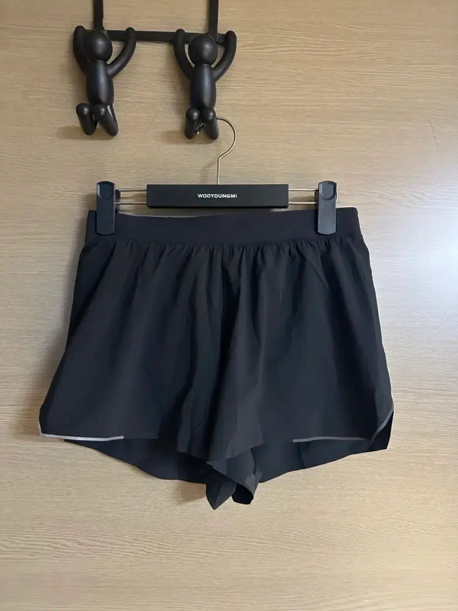 S 新品 ルルレモン RESONANCE pt.1 The Past Ver. スプリットショーツ 3インチ