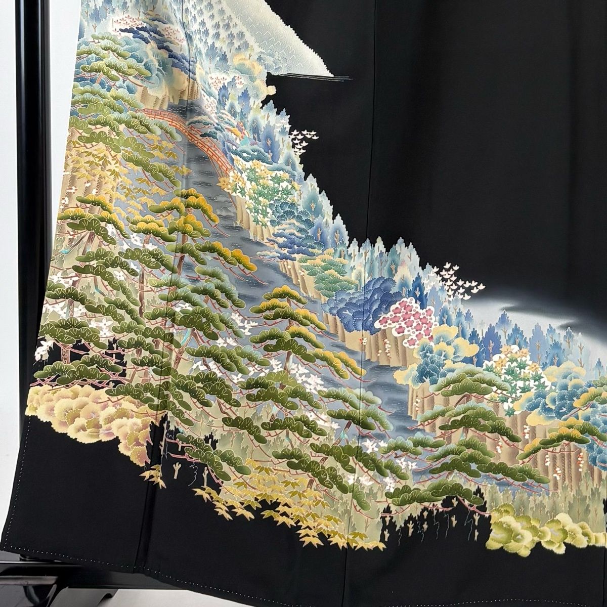 黒留袖　友禅　風景　水辺　松　竹　身丈169　裄65.5　正絹　着物　031tz 黒留袖 友禅 風景 水辺 松 竹 身丈169 裄65.5 正絹 着物 031tz 【公式