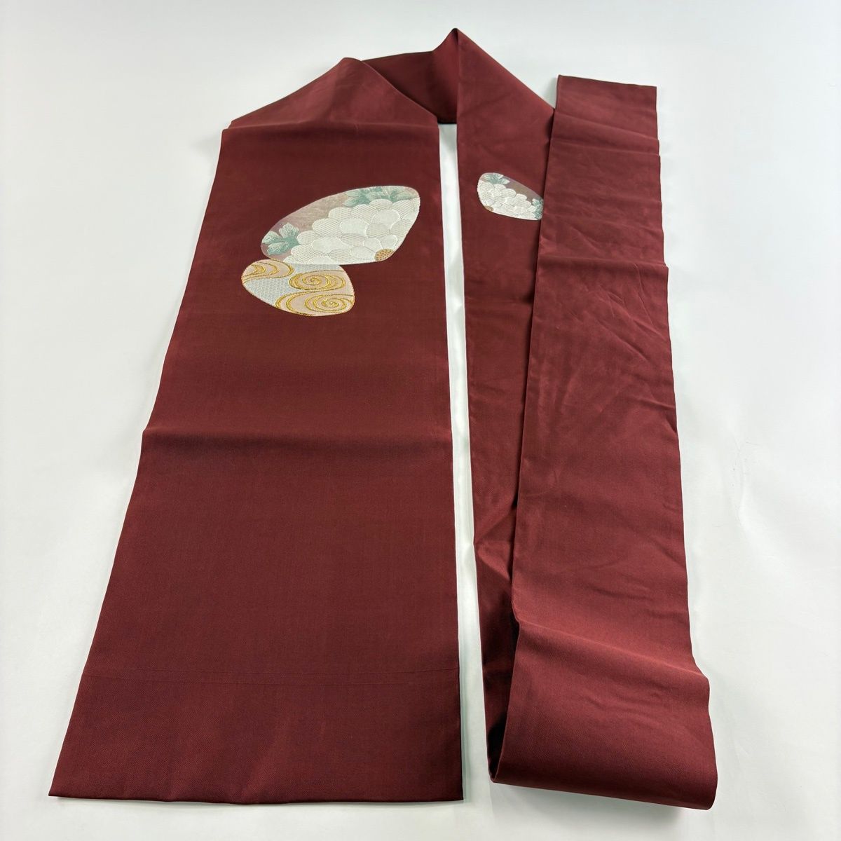 美品】 名古屋帯 優品 貝合わせ 菊 唐織 金糸 えんじ色 正絹 【中古 