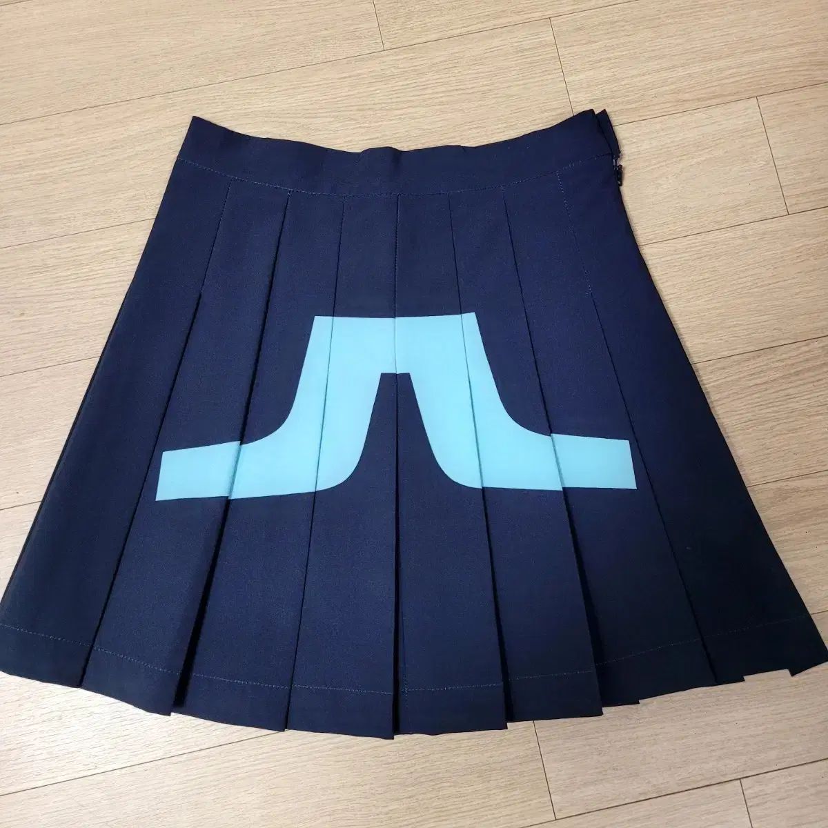 J.LINDEBERG(J.リンドバーグ) プリーツ スカート