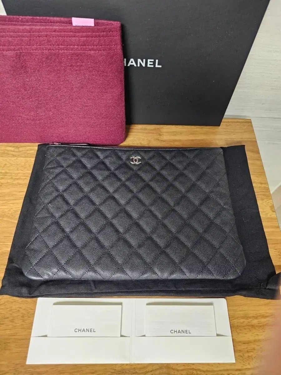 CHANEL シャネル クラシック Classic シルバー 銀장 キャビア クラッチバッグ ミディアム M チュール 샤 Black ブラック