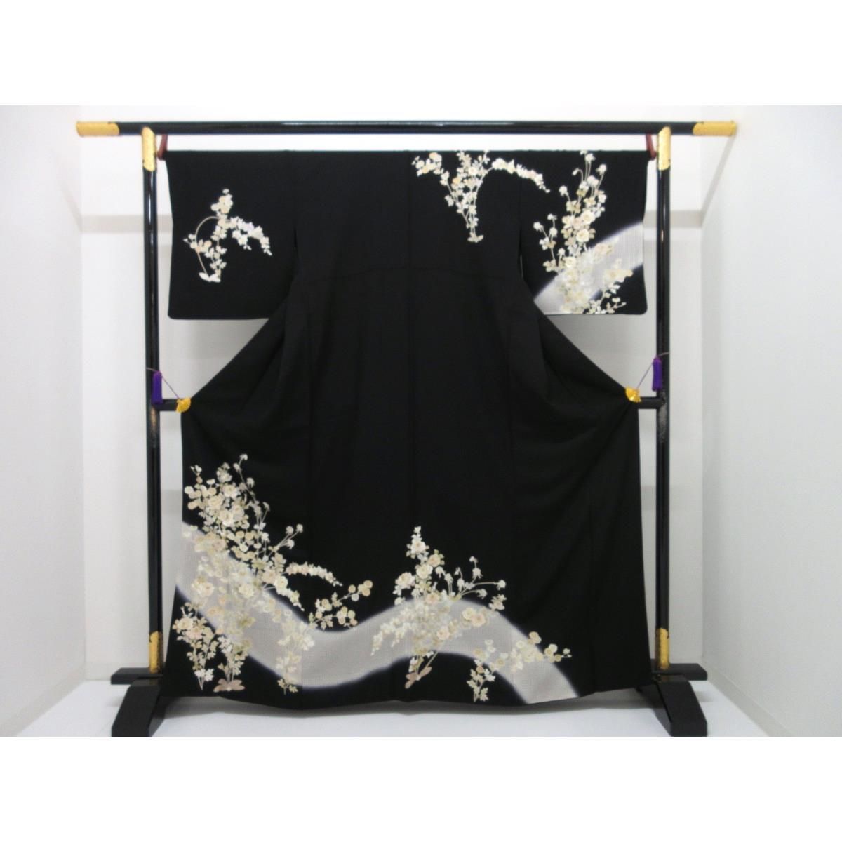 訪問着　友禅金彩加工　ボカシ染刺繍入り 82,830円