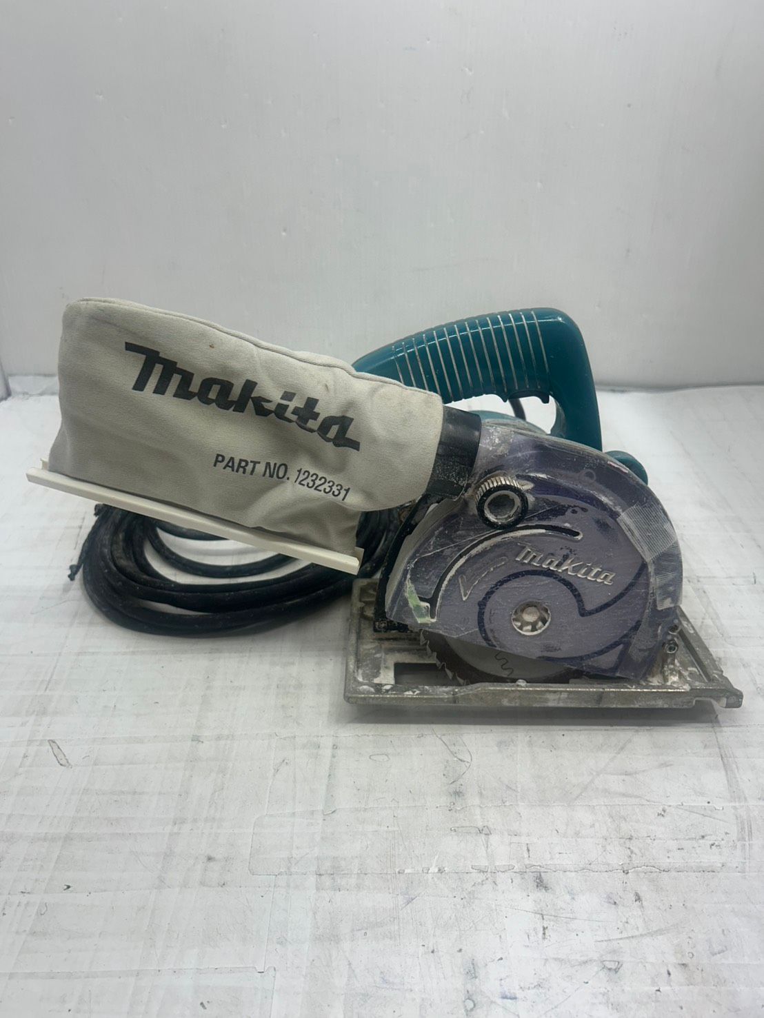 送料無料h14653 makita マキタ 5型防じん丸のこ 5035KB 100V 50-60Hz 工具