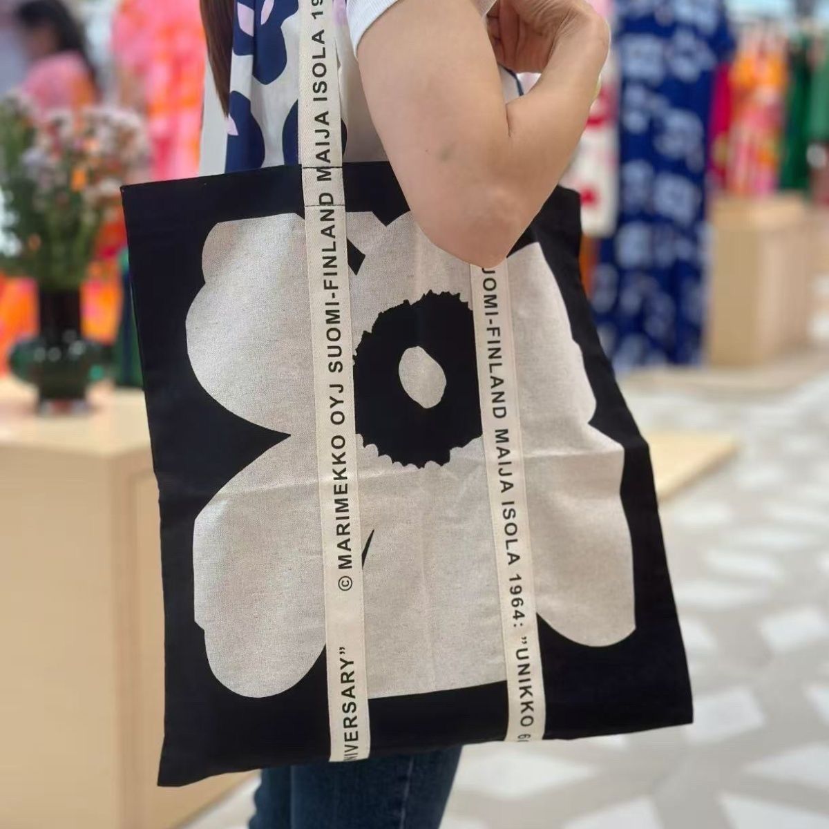 予約商品】マリメッコ Marimekko Carrier Midi Unikko ファブリック 