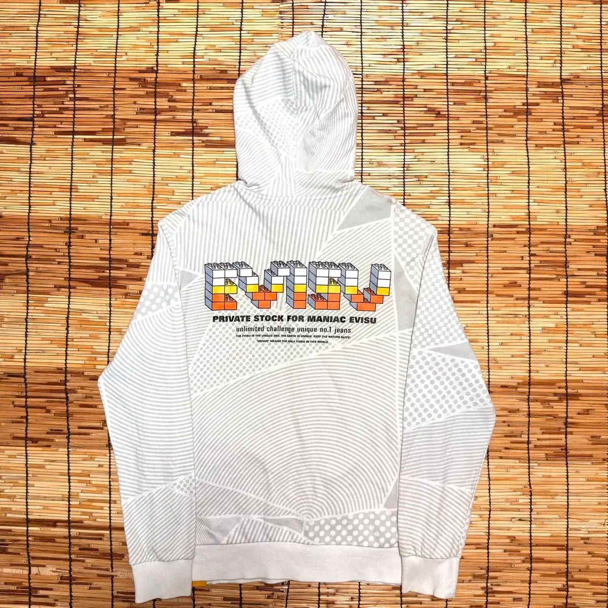 【新品】EVISU スウェット 上下 白 Lサイズ 新品】EVISU エヴィス 韓国限定 ロゴスウェット 白 Lサイズ 新品未使用