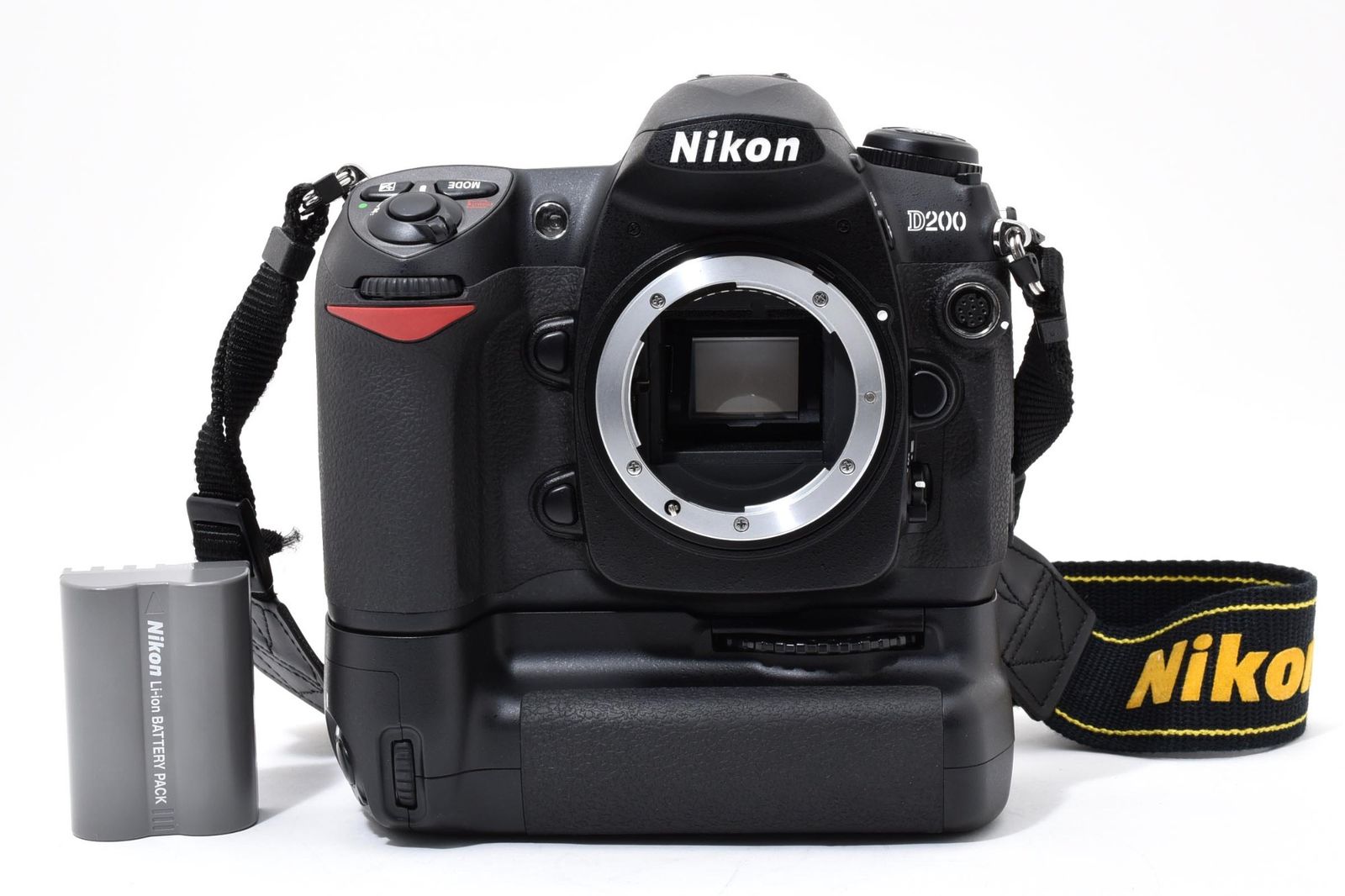 実用品 Nikon ニコン D200 ボディ MB-D200 バッテリーパック付 シャッター数382枚と極小 #4181-8