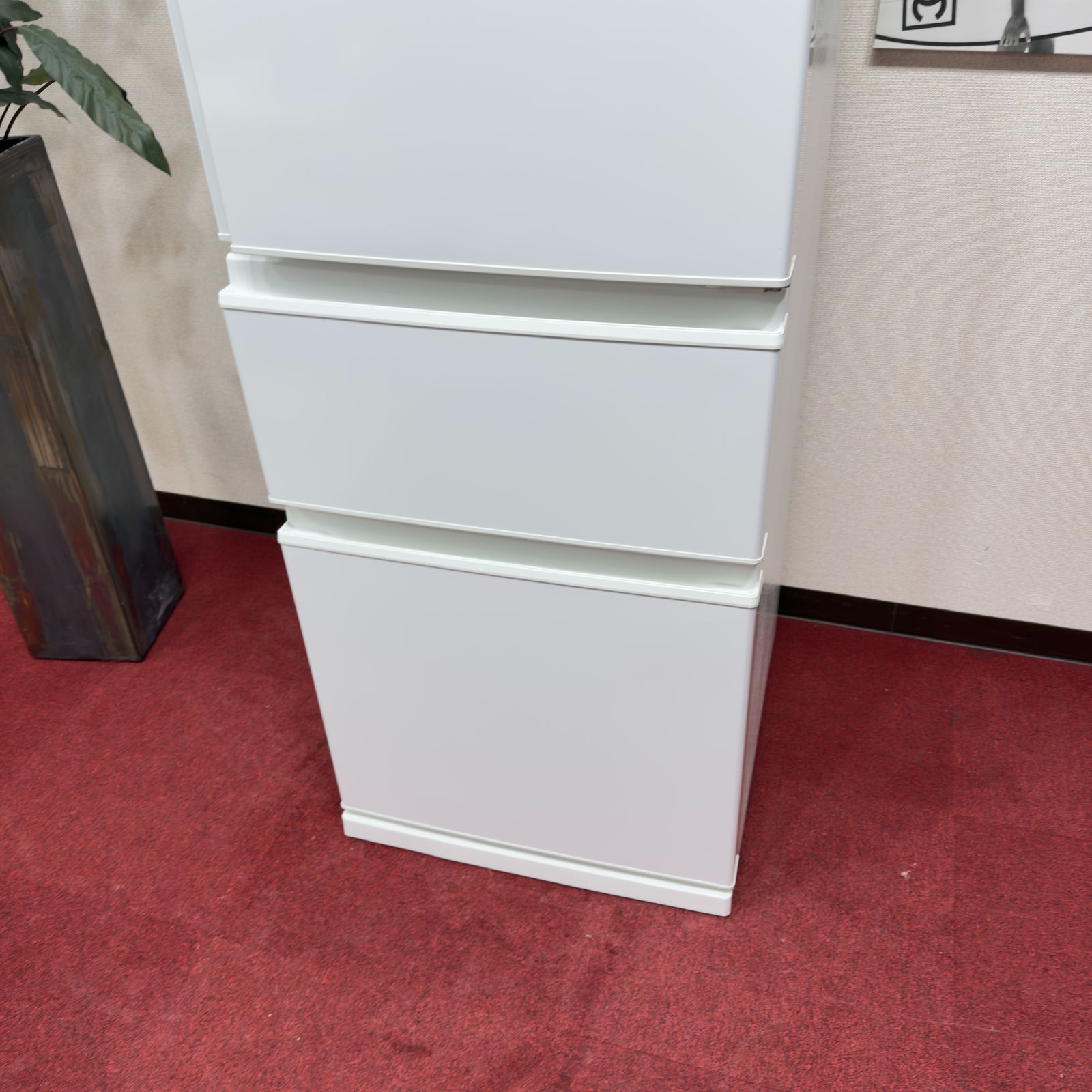 東京23区送料無料 超美品三菱2022年製3ドア冷蔵庫 製氷機有330L 分解