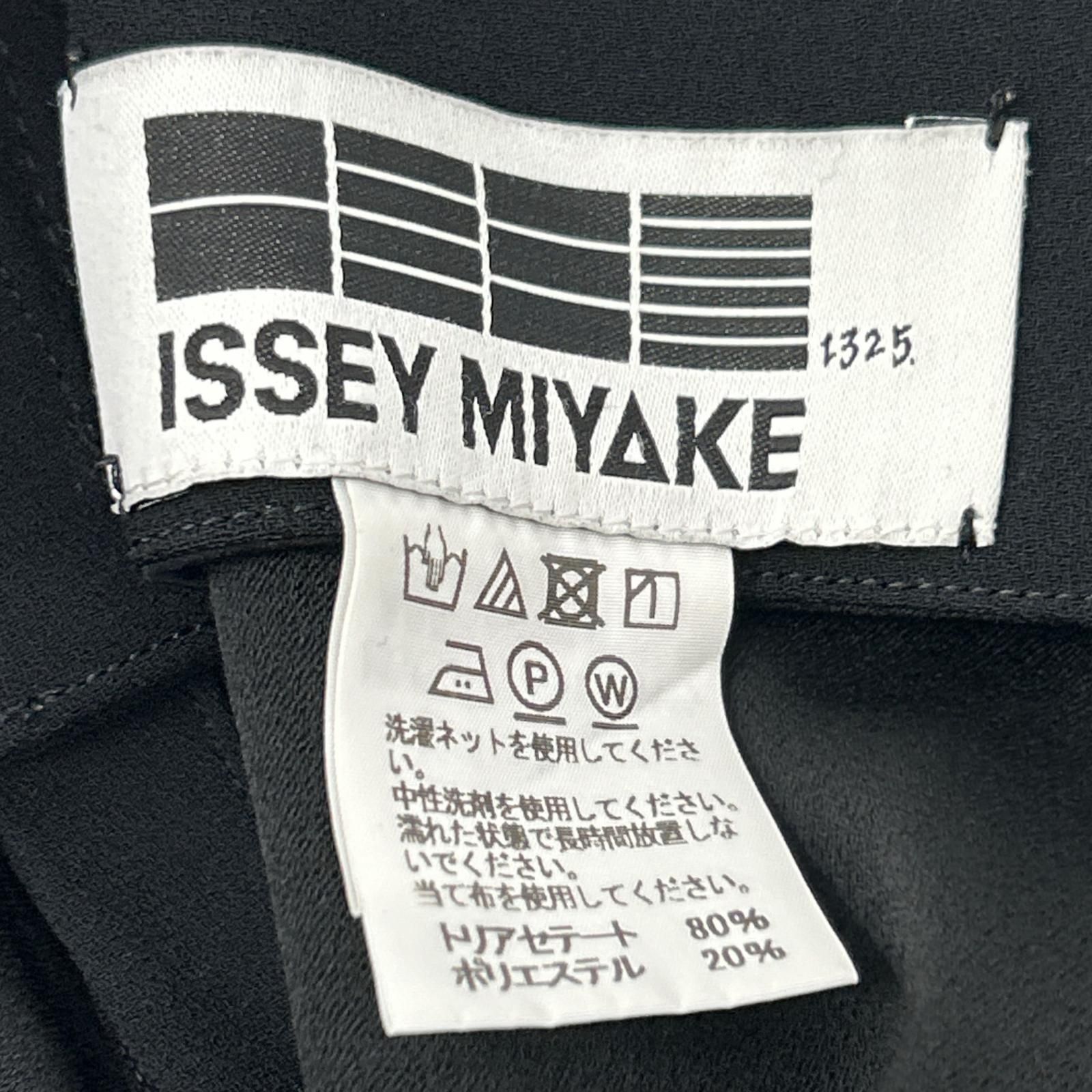 ISSEY MIYAKE イッセイミヤケ 1235. IL71FG824 ブラック ポリ混 