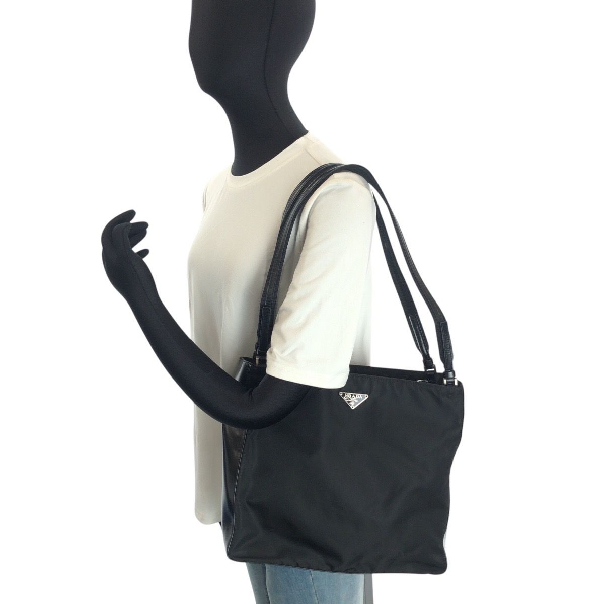 美品 PRADA プラダ テスート 三角ロゴプレート ブラック 黒 シルバー 