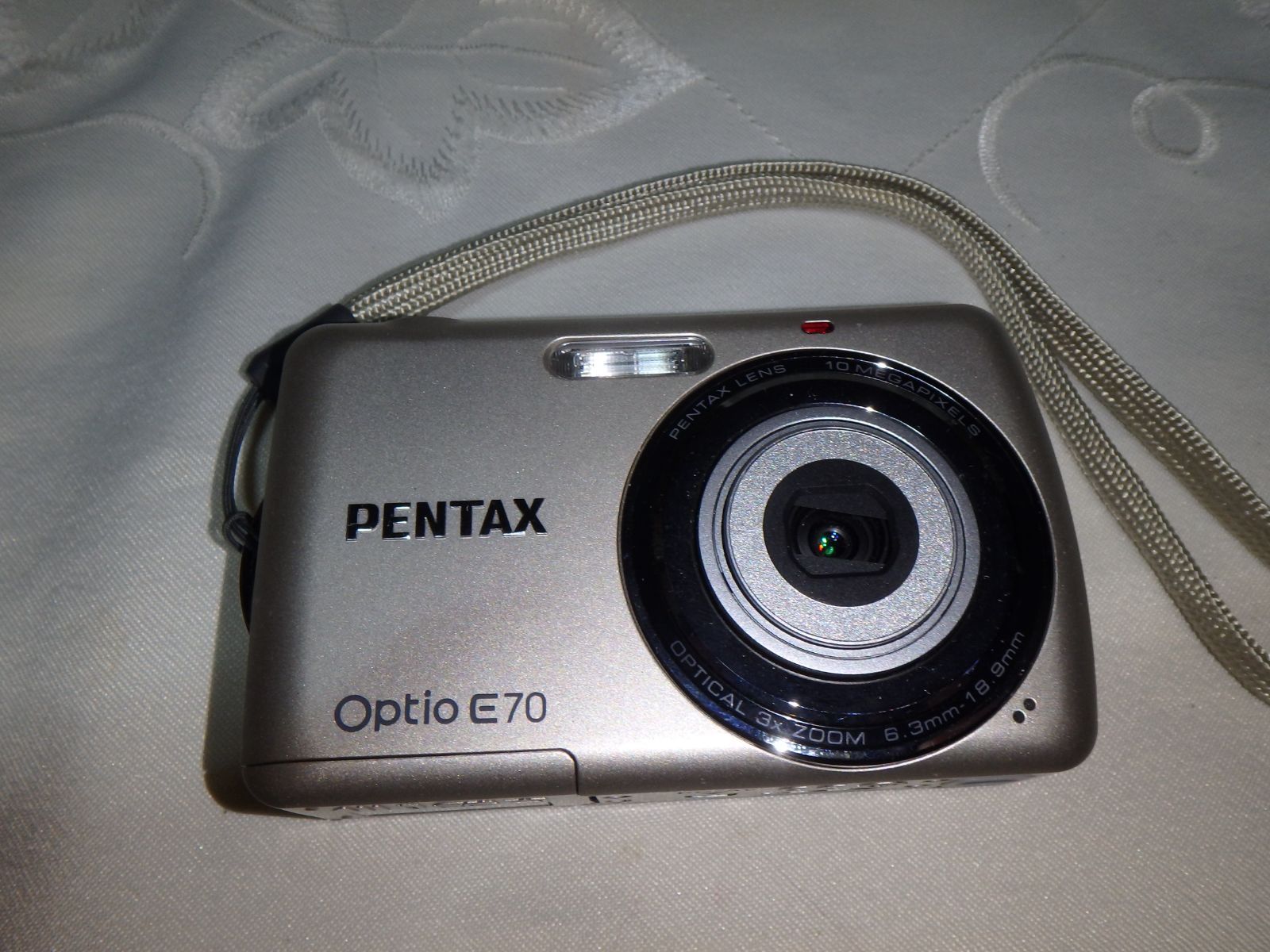 【美品】PENTAX Optio E70 コンパクトデジタルカメラ PENTAX Optio E70 美品 デジタルカメラ 電池タイプ ペンタックス