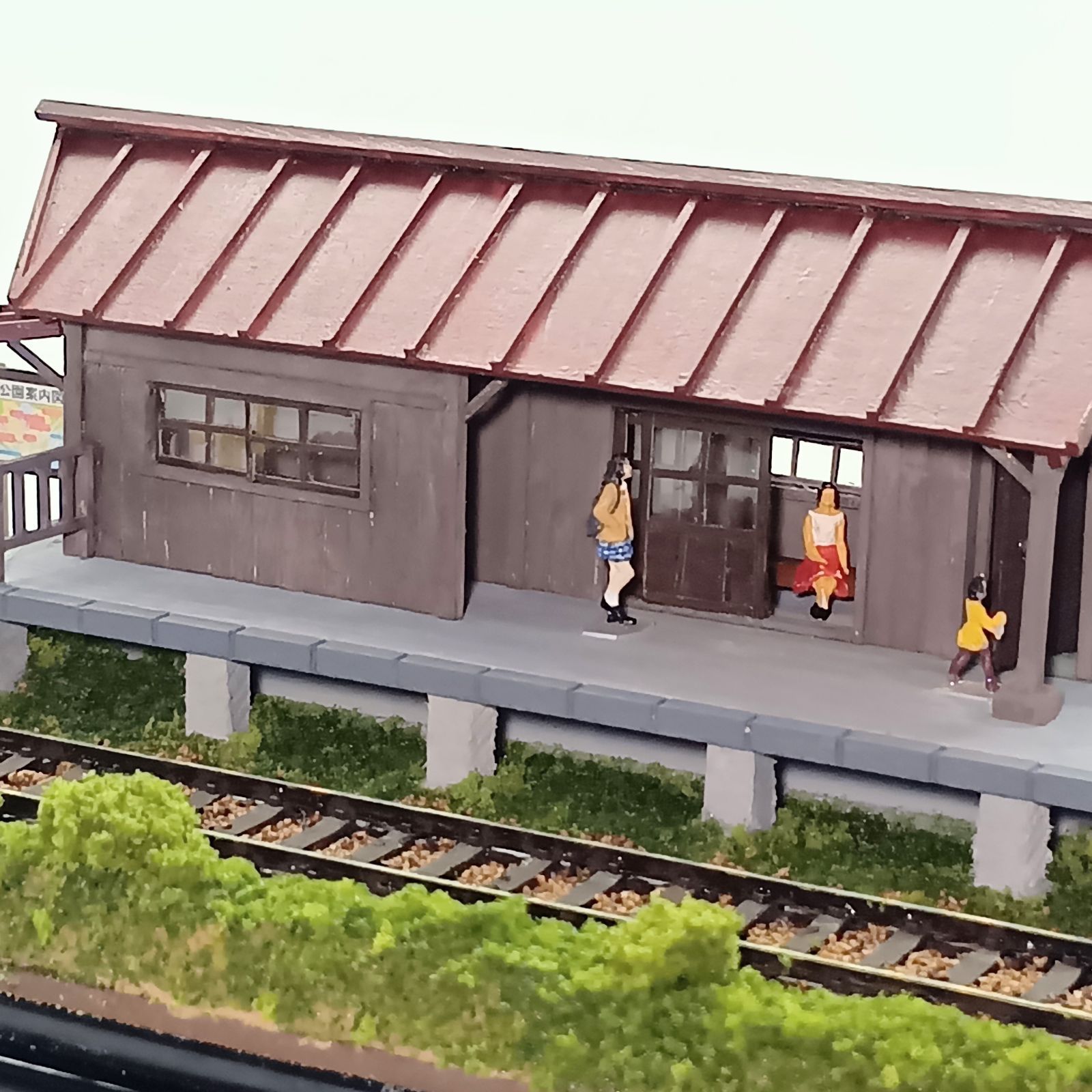鉄道模型 HOゲージ ジオラマ 駅 車両展示台(昭和の駅14) - メルカリ