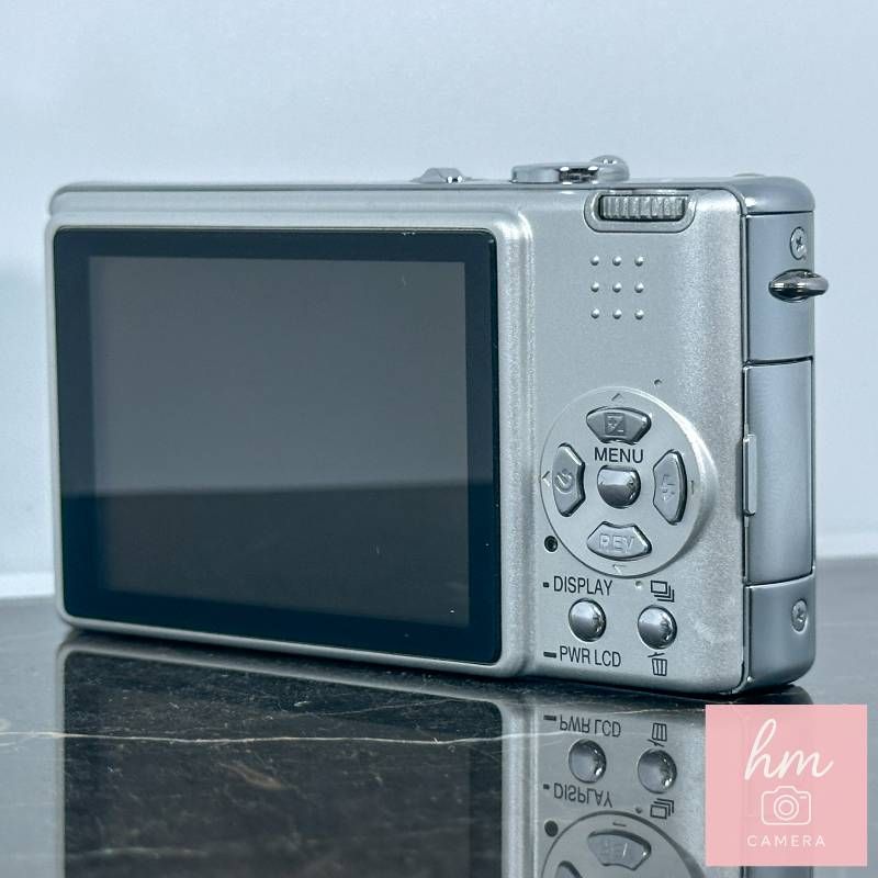 Panasonic LUMIX DMC-FX8 シルバー 500万画素 光学3倍ズーム ライカ Panasonic LUMIX DMC-FX8 シルバー 500万画素 光学3倍ズーム ライカ