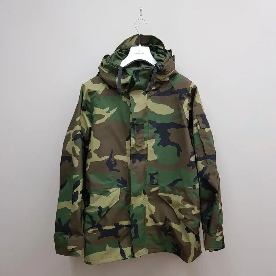 ミリタリー GORE-TEX ジャケット M(Medium-Regular)サイズ