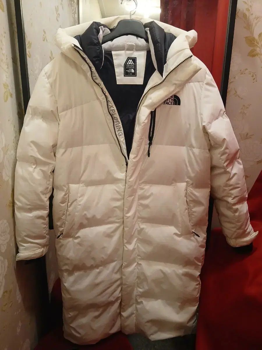 7/30 THE NORTH FACE ザノースフェイス 白 ダウンジャケット ロング丈 100 サイズ