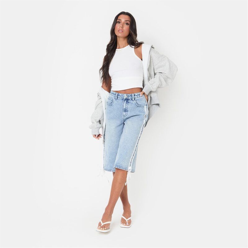 アイソウイットファースト レディース ボトムス ハーフパンツ・ショーツ リラックスフィット ひざ丈 デニム I Saw It First Relaxed Fit Knee Length Denim Jorts Light Wash デニム