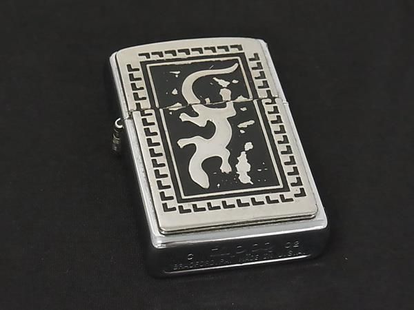 ■美品■ ZIPPO ジッポー ゲッコー 2002年製 高級ライター オイルライター 喫煙グッズ 喫煙具 シルバー系 DD9860