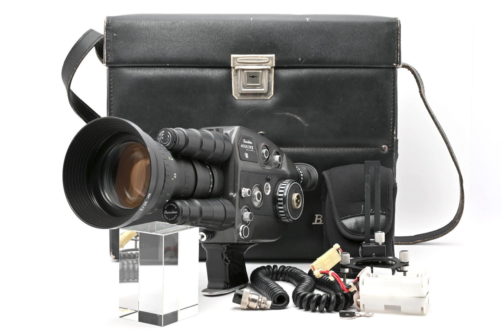 ■ 特上美品 ■ ボリュー　BEAULIEU 4008 ZM II / Schneider 6-66mm F1.8 《動作確認済・付属品付》 8mm カメラ フランス製 #A1276