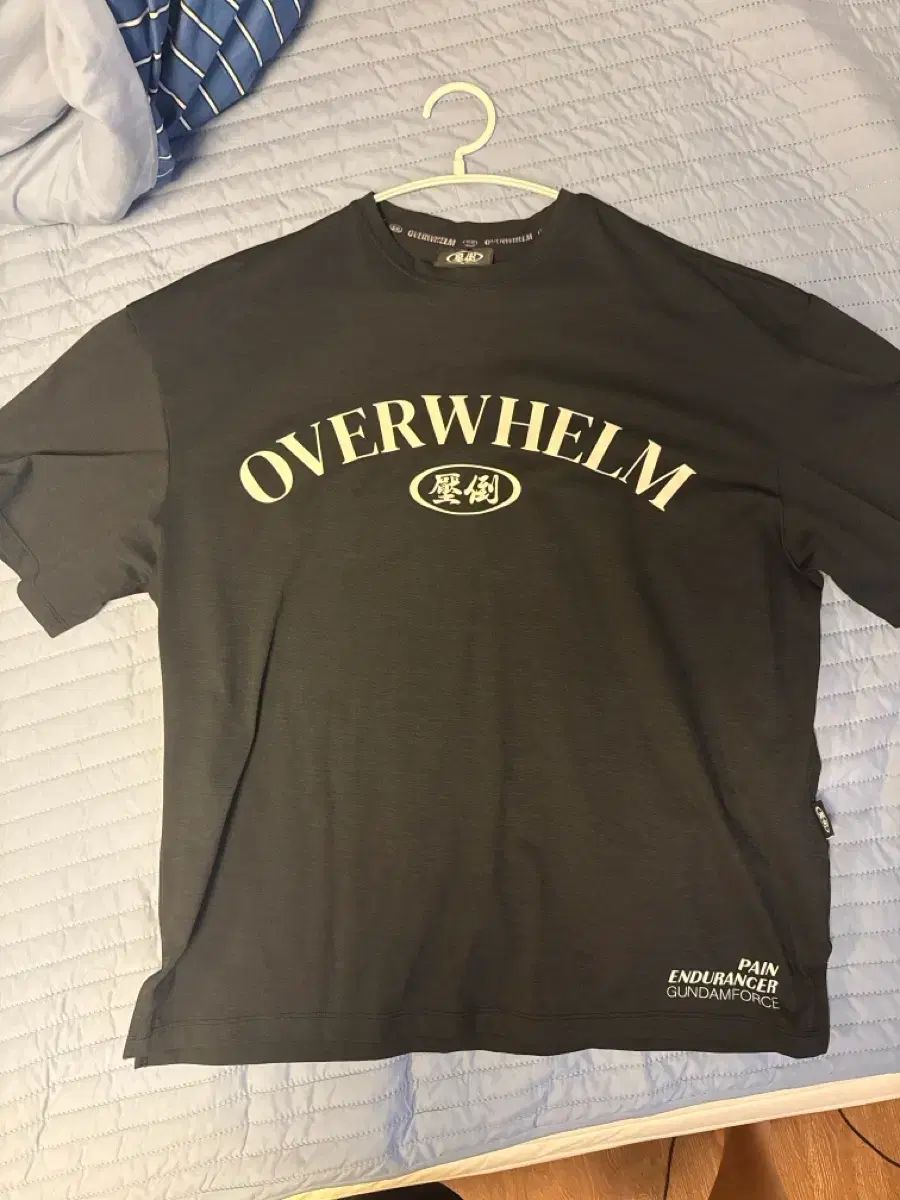 圧倒Tシャツ