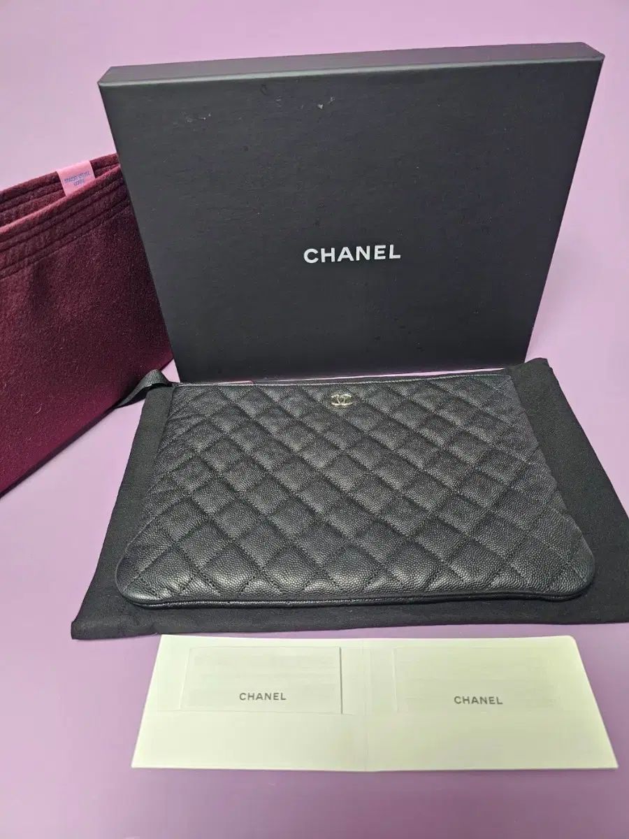 シャネル クラシック キャビア ミディアム クラッチバッグ ブラック シルバー金具