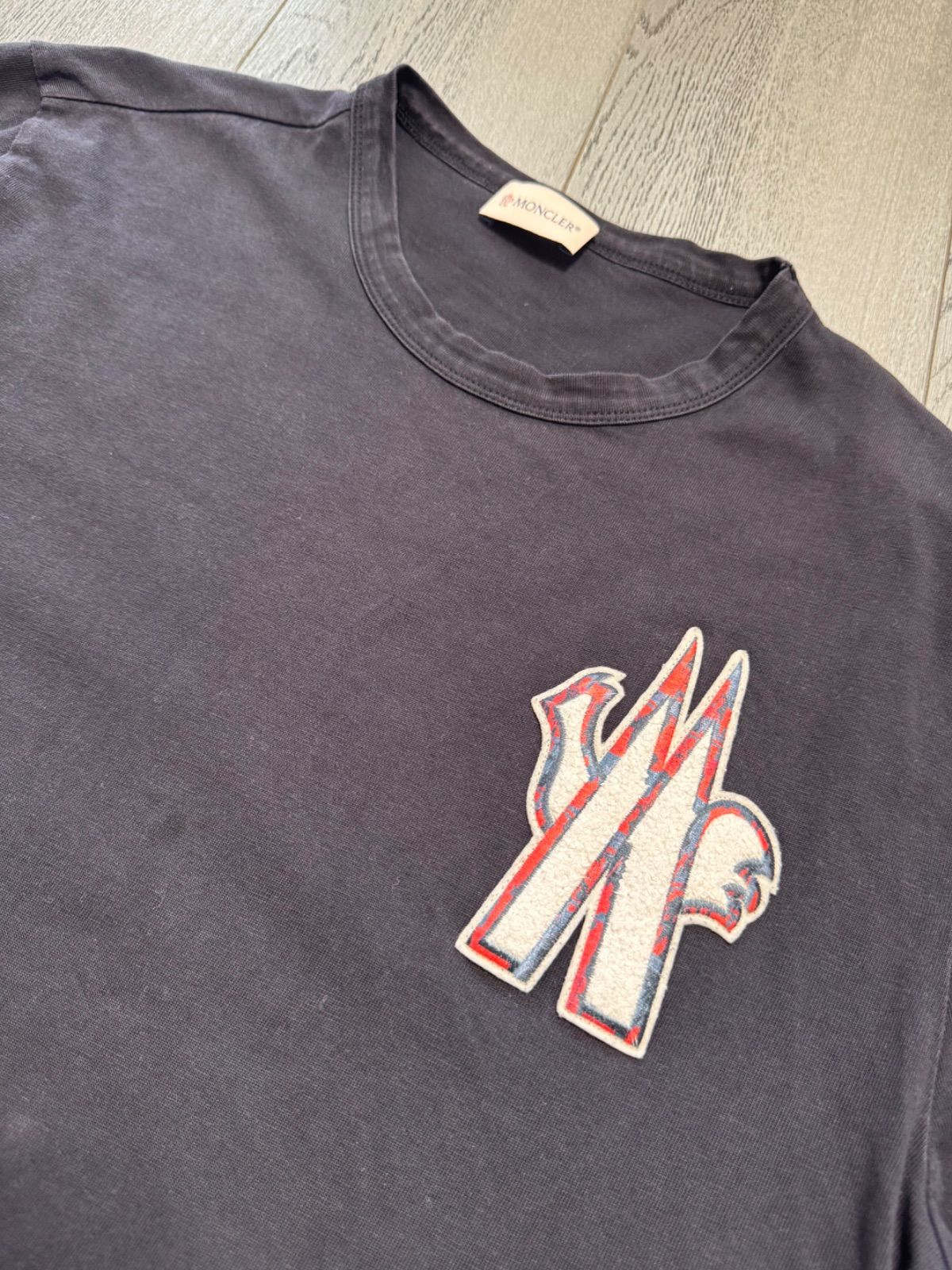 モンクレール MONCLER 長袖ロンT ビッグワッペン MAGLIA T-SHIRT