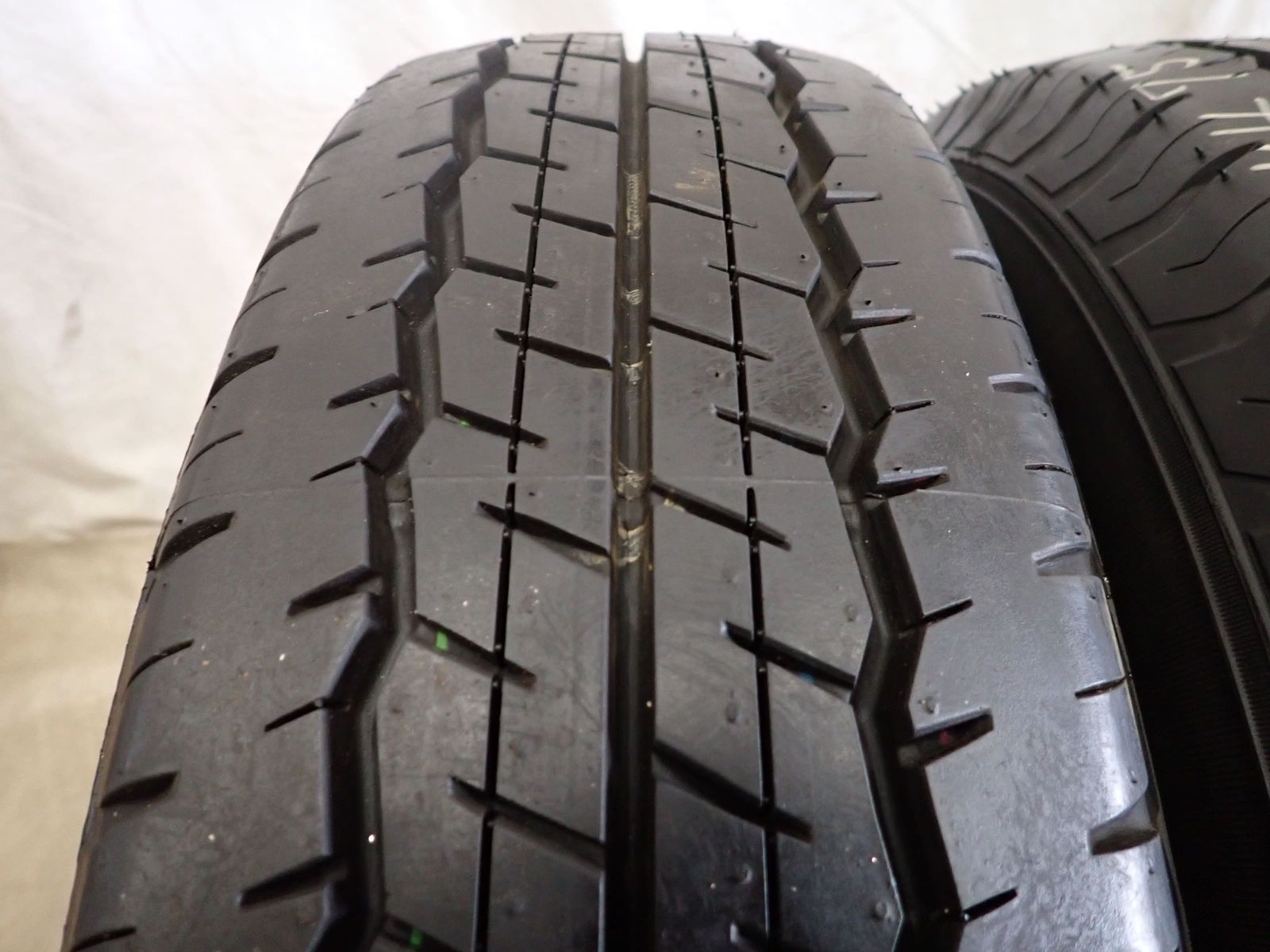 夏4本SET 会社宛 送料無料 195/80R15 107/105 LT ダンロップ SP175N 夏4本SET 会社宛 送料無料 195/80R15 107/105 LT ダンロップ SP175N