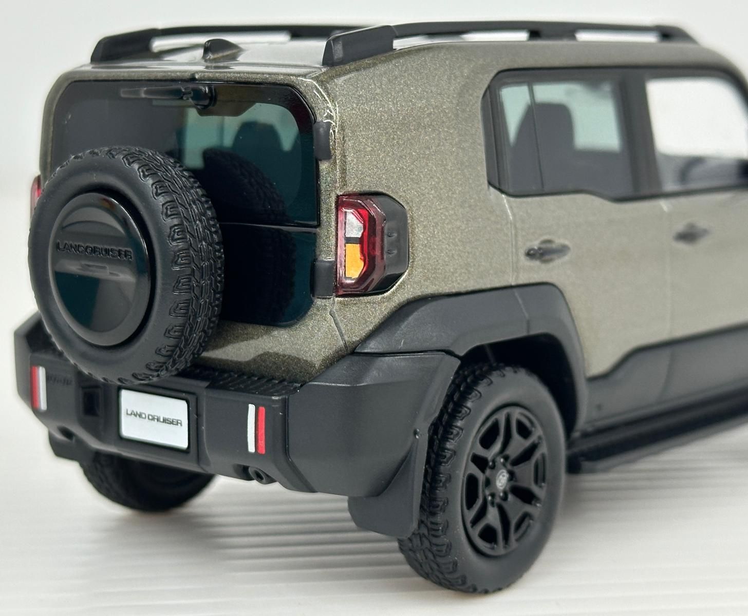 中古品】TOYOTA トヨタ カラーサンプルミニカー ランクルFJ 6X1