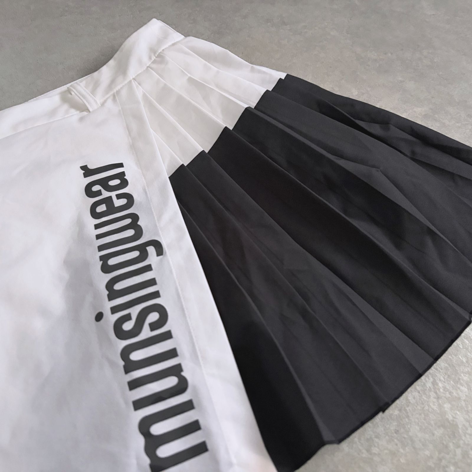 美品 munsing wear ゴルフウェア ミニ スカート マンシングウェア