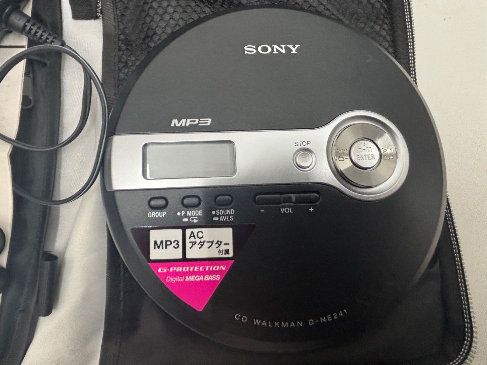 ソニー　D-NE241　CDウォークマン　ポータブルプレイヤー　美品 Cコンパクト【中古・長期保管品】ソニー CDウォークマン D-NE241