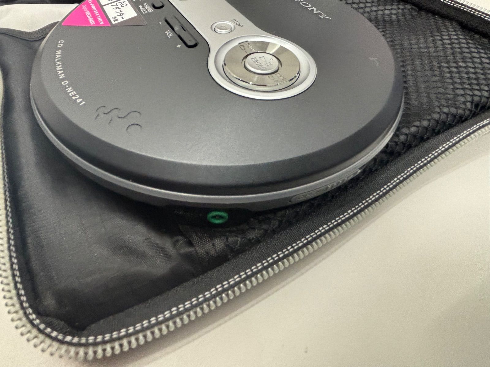 Cコンパクト【中古・長期保管品】ソニー CDウォークマン D-NE241